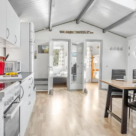 Beautiful In With Kitchen Holiday home